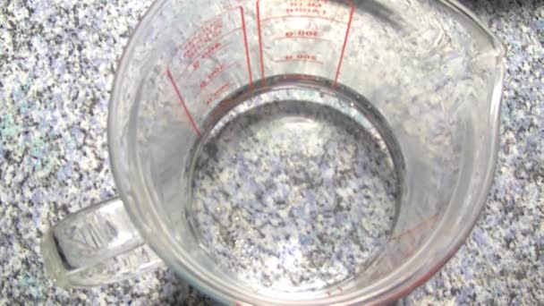 Kenevir Protein Tozu Mineral Ile Karıştırılarak — Stok video