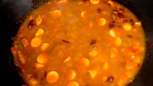 Bohnensuppe Mit Würstchen — Stockvideo