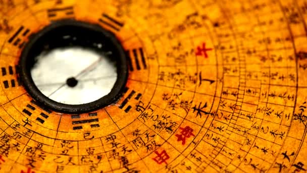 Antika Kinesiska Feng Shui Kompass — Stockvideo