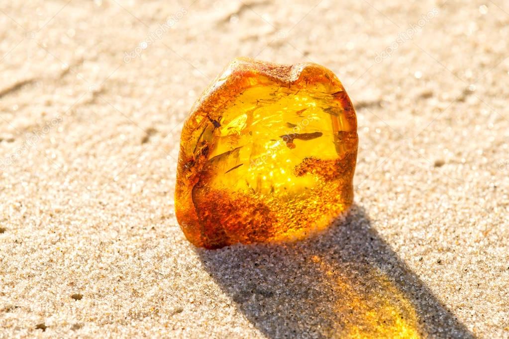 Желтый камень гравий. Бут галтованный. Джингирик камни бутовый камень. Камни. Авантюрин песочный камень.