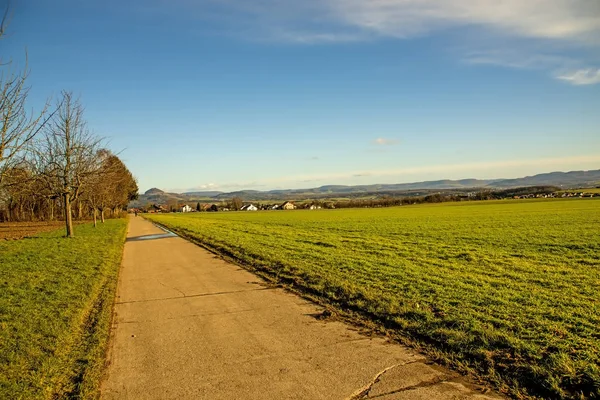 Land idyll med utsikt till tyska högländerna — Stockfoto