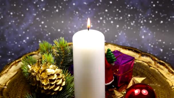 Decoração Natal Com Papai Noel Luz Vela Mesa Volta — Vídeo de Stock