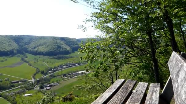 Blick Von Einer Parkbank Auf Die Schwäbische Alb — Stockvideo