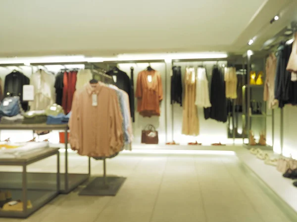 服装商店模糊的图像背景 — 图库照片