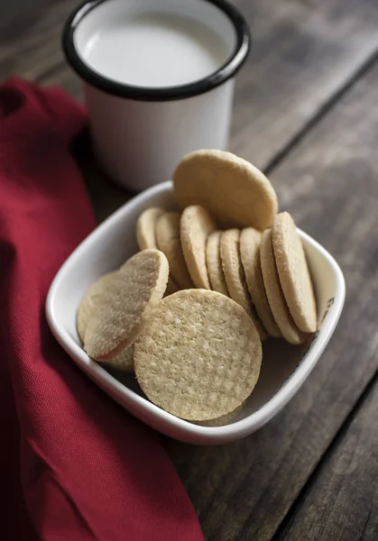 Organic, gluten free sugar cookies with milk — Stock Photo, Image