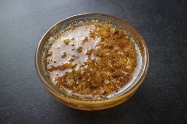 Cam kavanozdaki bal