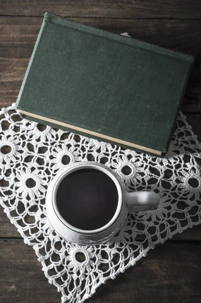 Taza de té y libro — Foto de Stock