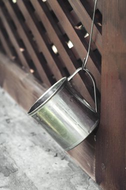 Paslanmaz Çelik Kupası asılı