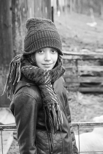 Kaukaska cute little girl — Zdjęcie stockowe