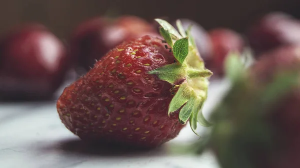 Fresas Sobre Fondo Madera Estilo Vintage Cerca — Foto de Stock