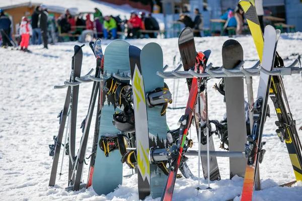 Skiën, winterseizoen — Stockfoto