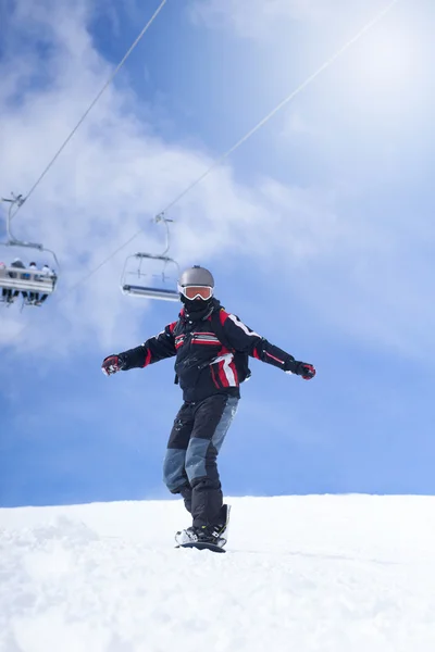 Extreme sport, snowboarder in actie op de bergen — Stockfoto