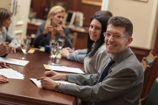 Business people meeting conferenza discussione concetto aziendale — Foto Stock