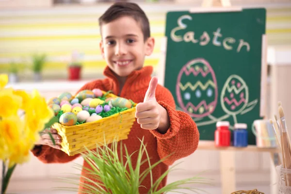 Cute little child boy preparing for Easter — Stock Photo, Image