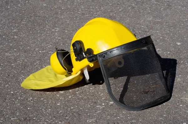 Žlutá stavební helma — Stock fotografie