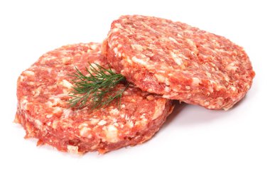 Ham sığır eti hamburger eti beyaz arka plan üzerinde