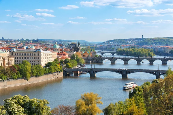 Пражские мосты, воздушный городской пейзаж, Чехия Стоковое Фото