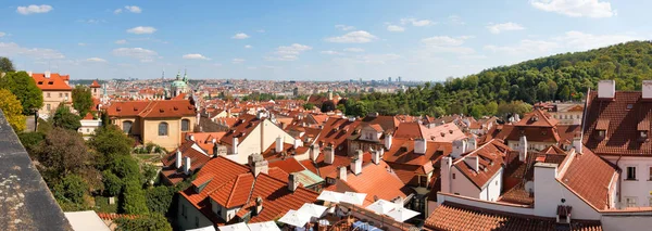 Prag vom Burgglockenturm aus Stockbild