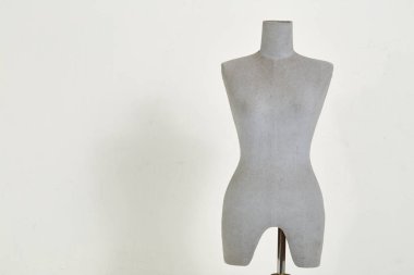 Manken beyaz arkaplanda izole edildi