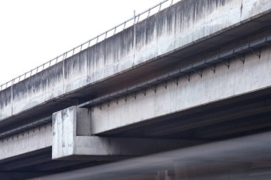 Otoyolun üst geçit, viyadük ben