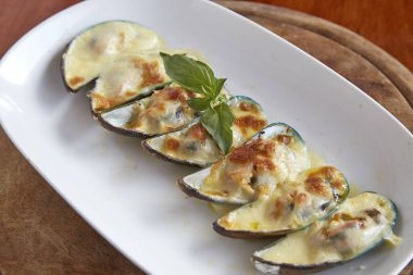 Midye kızarmış peynir