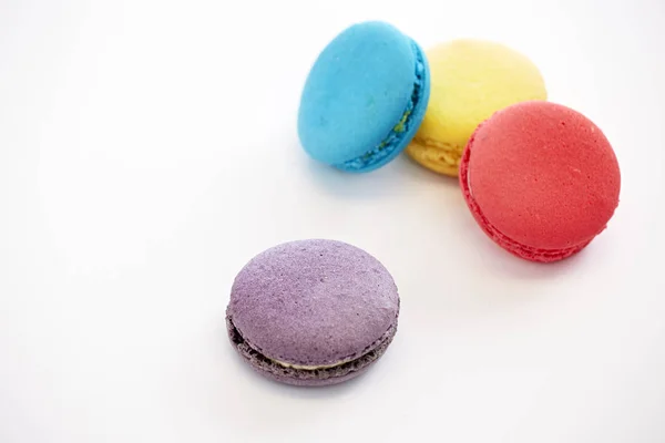 Macaroons Franceses Doces Coloridos Macaron Sobre Fundo Branco Sobremesa — Fotografia de Stock