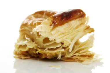 Beyaz Arkaplanda Tavuklu Turta