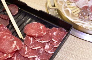 Sukiyaki veya Yakiniku Japon Foo için sığır eti seti