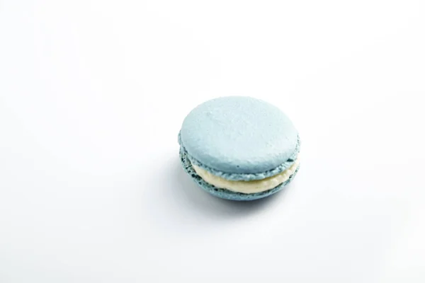 Macarons Azuis Franceses Fundo Branco — Fotografia de Stock