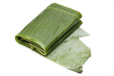 Beyaz arkaplanda muz yaprağı