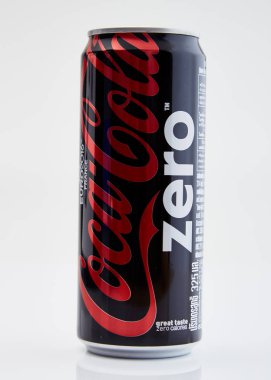 Bangkok, Tayland - 07 Haziran 2016: Coca-Cola-Uefa Euro 2016 Tayland 325ml. Coca-Cola dünyanın en favori içecek biridir.