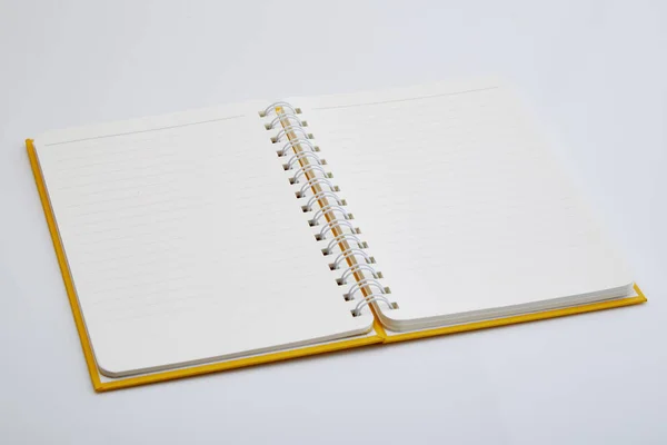 Κίτρινο Σημειωματάριο Άσπρο Φόντο Σημειωματάριο — Φωτογραφία Αρχείου