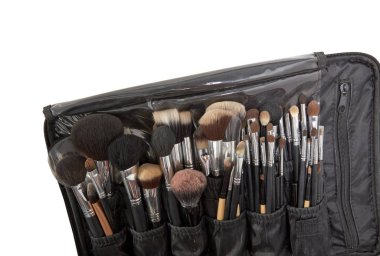 Beyaz arka plan profesyonel makyaj fırça kozmetik ürünleri