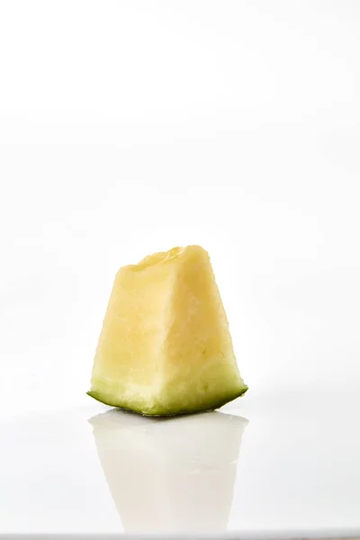 Melão Cantaloupe Sobre Fundo Branco — Fotografia de Stock