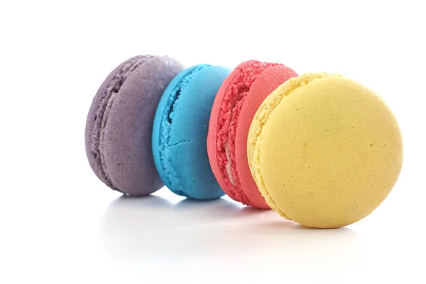 Bunte Macaron Plätzchen Isoliert Auf Weißem Hintergrund — Stockfoto