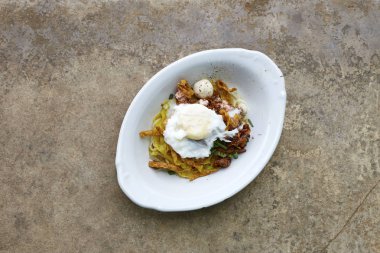 Tay şehriye, Chan erişte, Tiew tom yum, antik erişte belediyeler