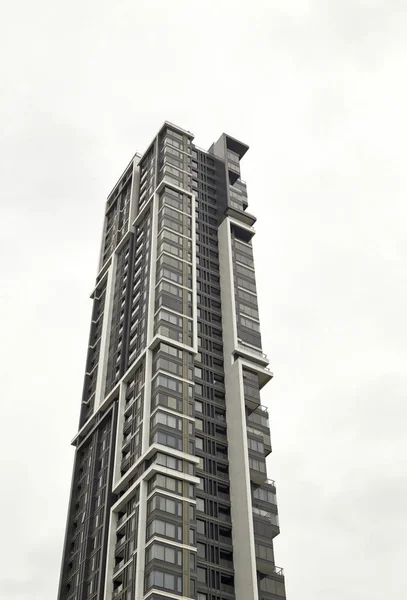 Edificio Oficinas Mirando Hacia Arriba Rascacielos Inferiores —  Fotos de Stock