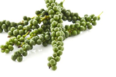 demet izole beyaz zemin üzerine taze yeşil biber