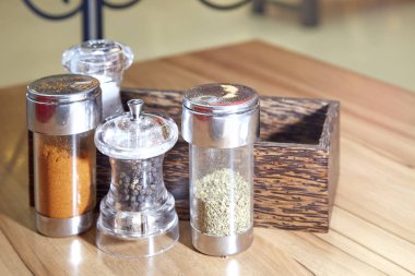 masada kırmızı biber kekik ve karabiber tuz