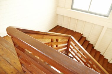 Çevre dostu malzemeler Ahşap merdiven