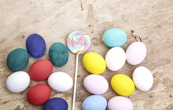 Vícebarevné Lízátka Velikonoční Vajíčko — Stock fotografie