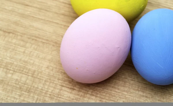 Huevo Pascua Colorido Sobre Fondo Madera — Foto de Stock