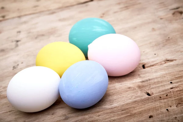 Pascua Vacaciones Tradición Concepto Objeto Huevos Pascua Colores Superficie Madera — Foto de Stock