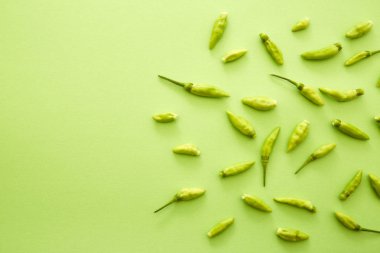 Taze biber yeşil tablo