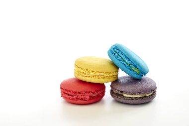 Beyaz arka plan üzerinde Macaron