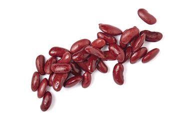 Beyaz arkaplanda kırmızı fasulye