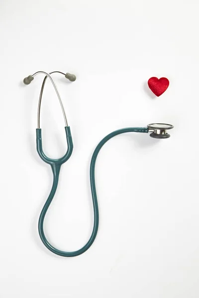 Red heart and stethoscope — Stock Photo, Image