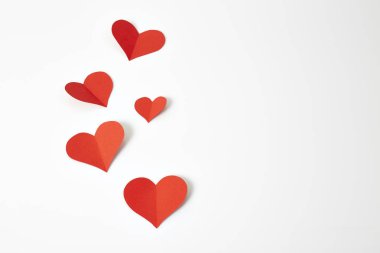 Kırmızı kağıt Kalpler