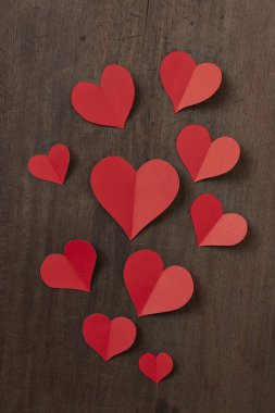 Kırmızı kağıt Kalpler
