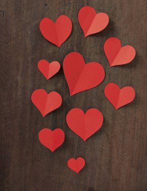 Kırmızı kağıt Kalpler